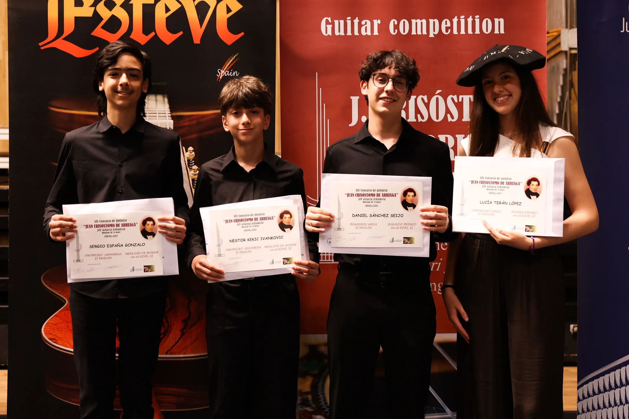 The Nivel II distinctions of the competition; Nestor, second from the left.