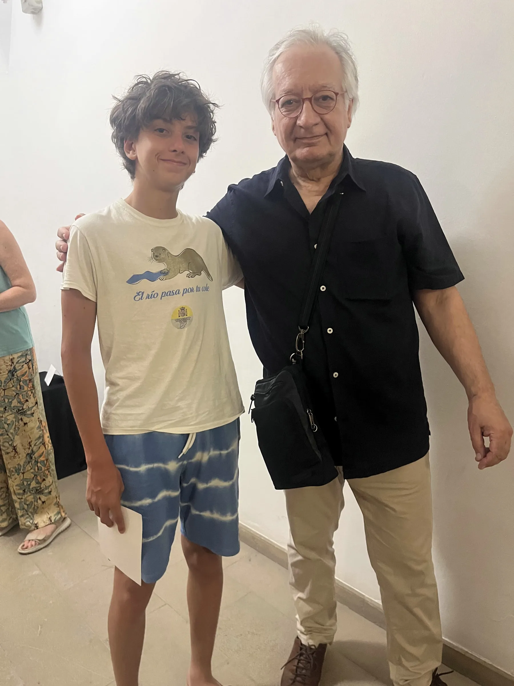 Nestor with the guitarist Álvaro Pierri at the Elche festival.